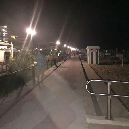 Alba D'oro Solo Famiglie E Coppie * Τζεσόλο Λίντο